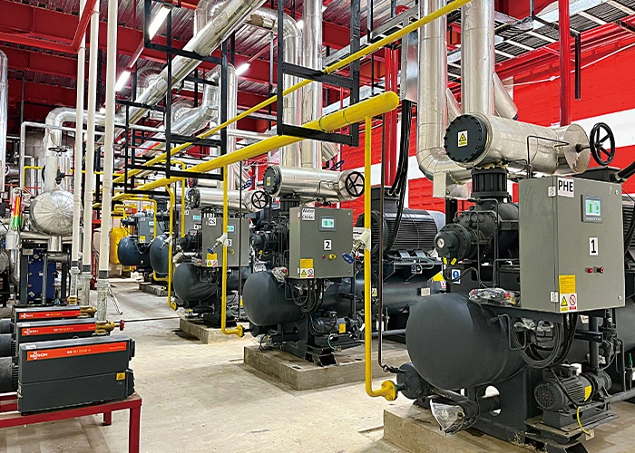 CO2 Refrigeration System Control Strategies in Transcritical Applications